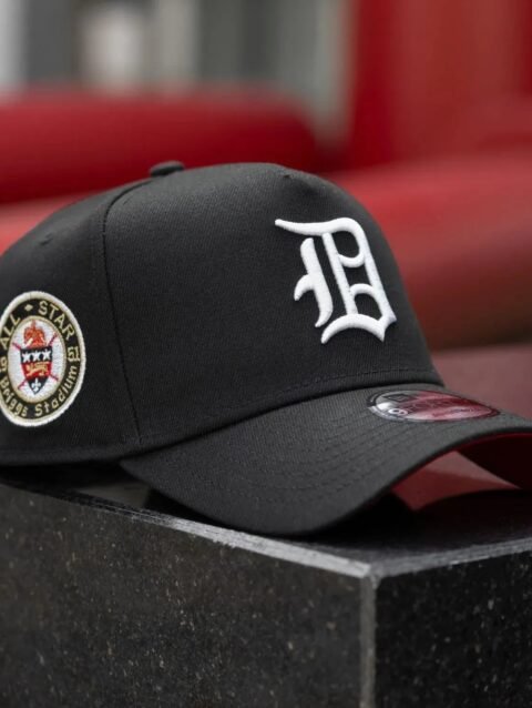 NEW ERA 9FORTY DETROIT TIGERS BRIGGS STADIUM BLACK / SCARLET RED UV